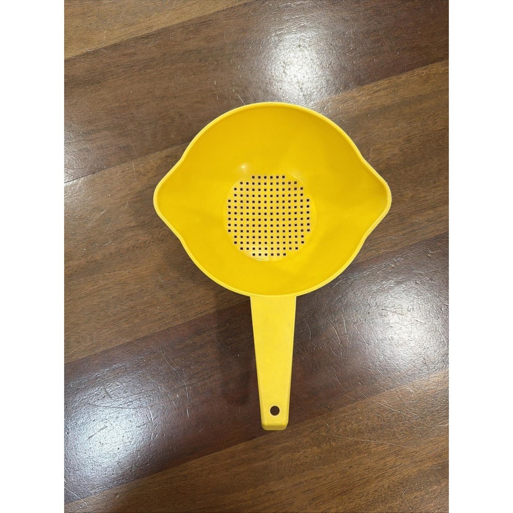 VTG Tupperware 1 Quart Yellow Strainer Colander #1200 Small Van Life Camping